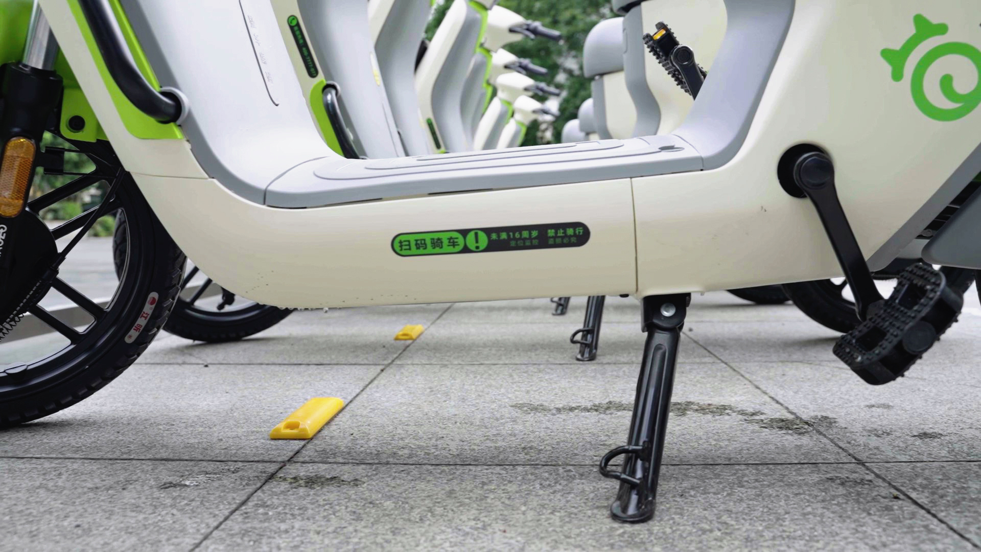 共享電動(dòng)車(chē)設(shè)有未滿(mǎn)16周歲禁止騎行標(biāo)識(shí) 共享電動(dòng)車(chē)設(shè)有未滿(mǎn)16周歲禁止騎行標(biāo)識(shí)